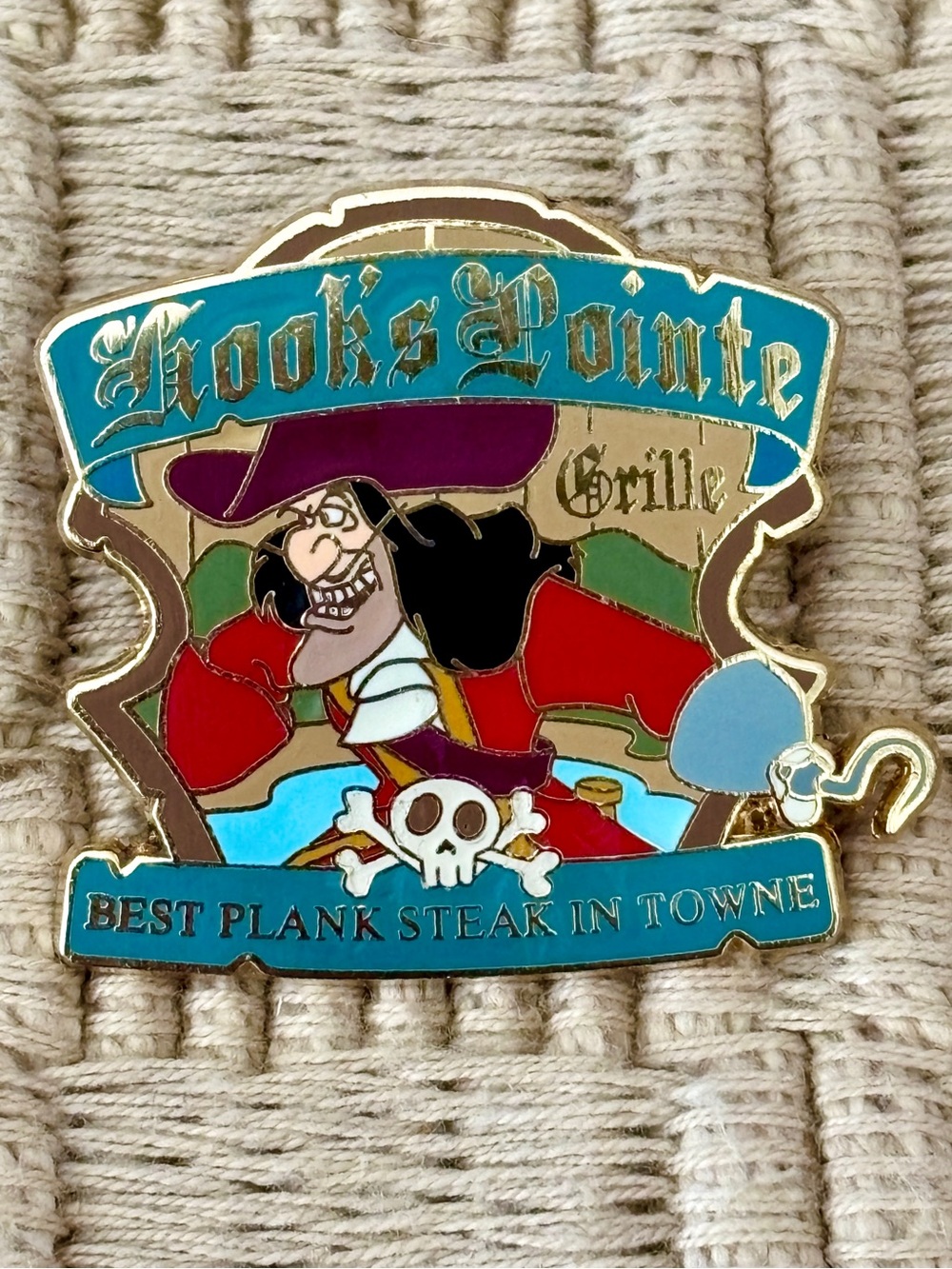 DISNEY 2006 *GWP Collection* Disneyland Hook’s Pointe Grille Pin
